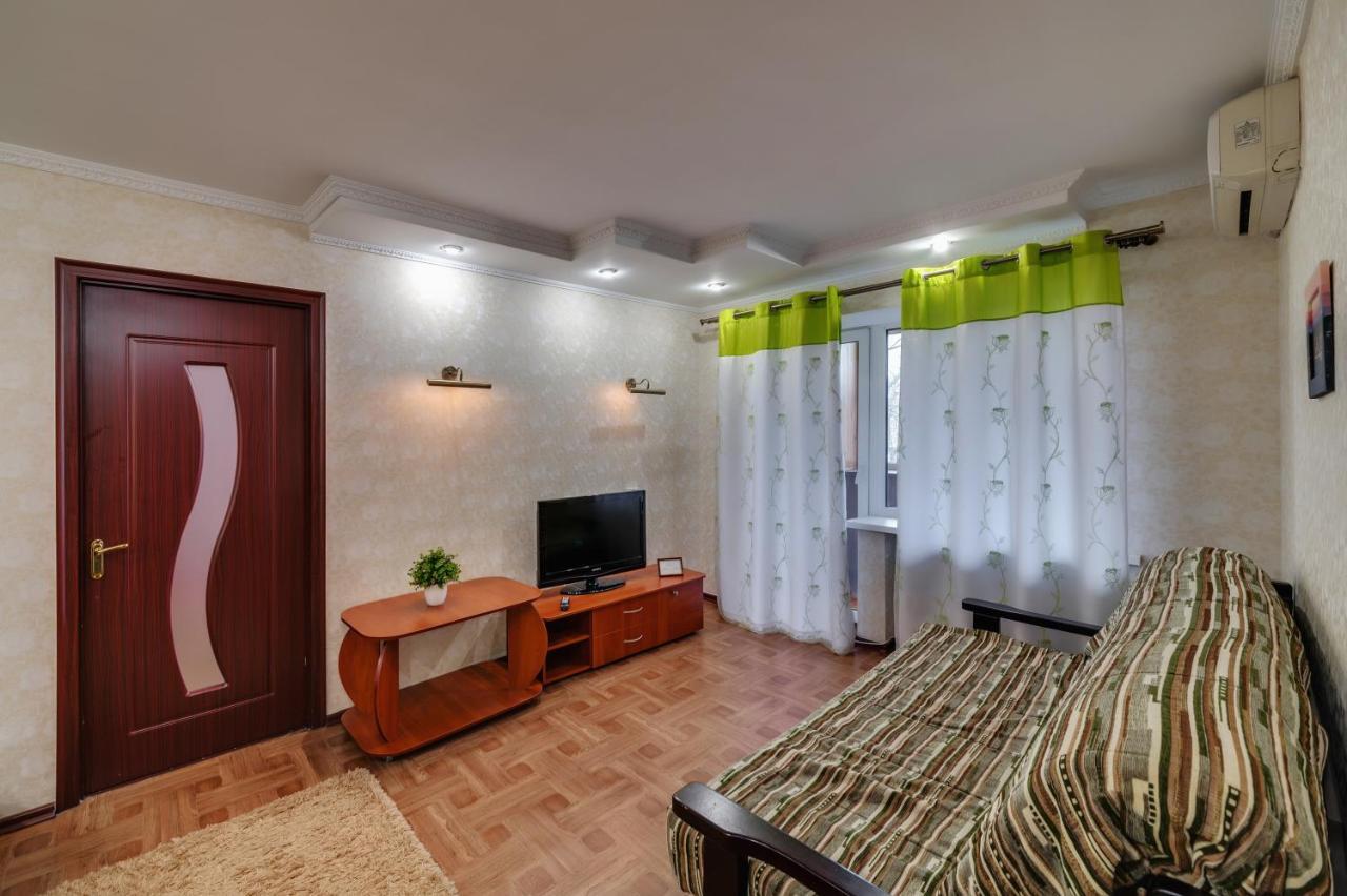 Apartment - Sobornyi Prospect 93 Zaporizhia Esterno foto