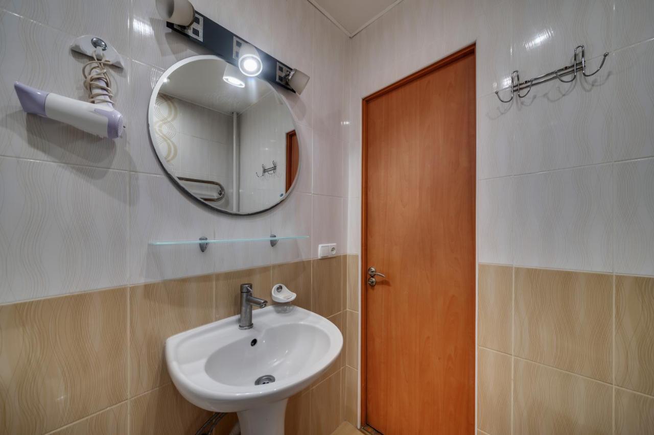 Apartment - Sobornyi Prospect 93 Zaporizhia Esterno foto