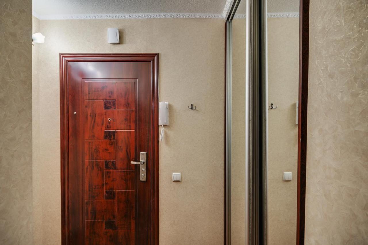 Apartment - Sobornyi Prospect 93 Zaporizhia Esterno foto