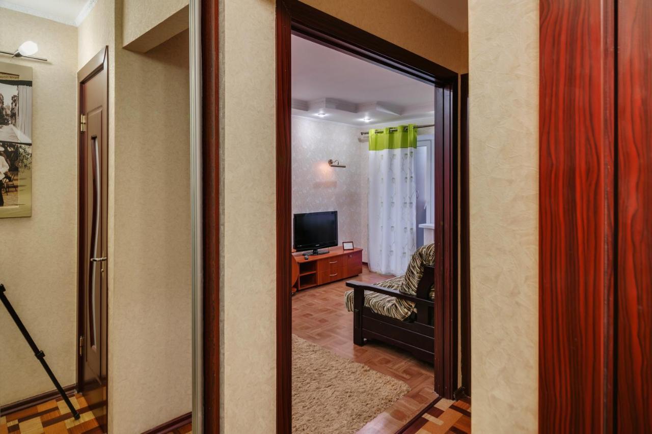 Apartment - Sobornyi Prospect 93 Zaporizhia Esterno foto