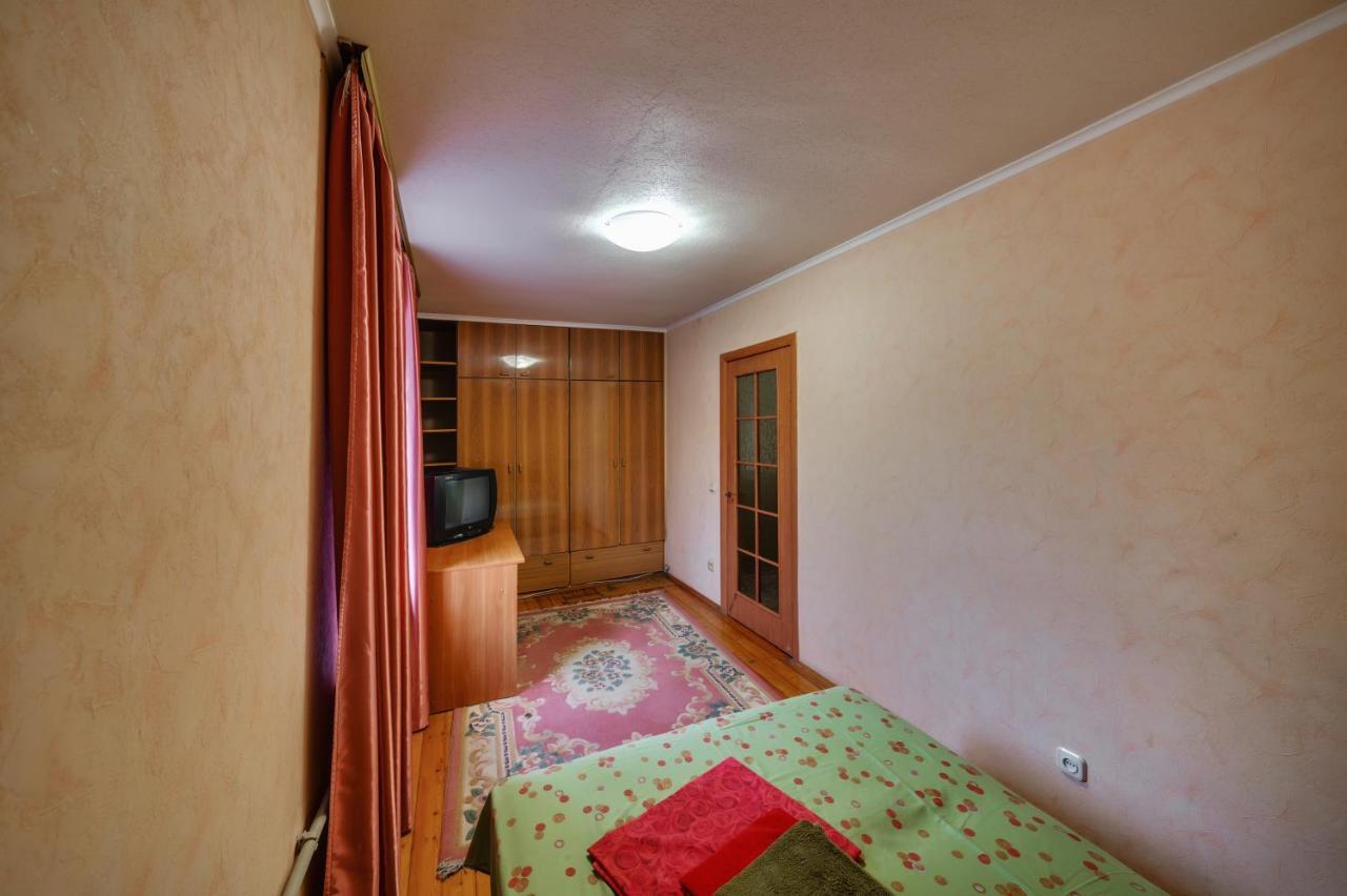 Apartment - Sobornyi Prospect 93 Zaporizhia Esterno foto