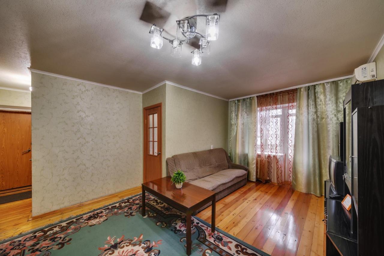Apartment - Sobornyi Prospect 93 Zaporizhia Esterno foto