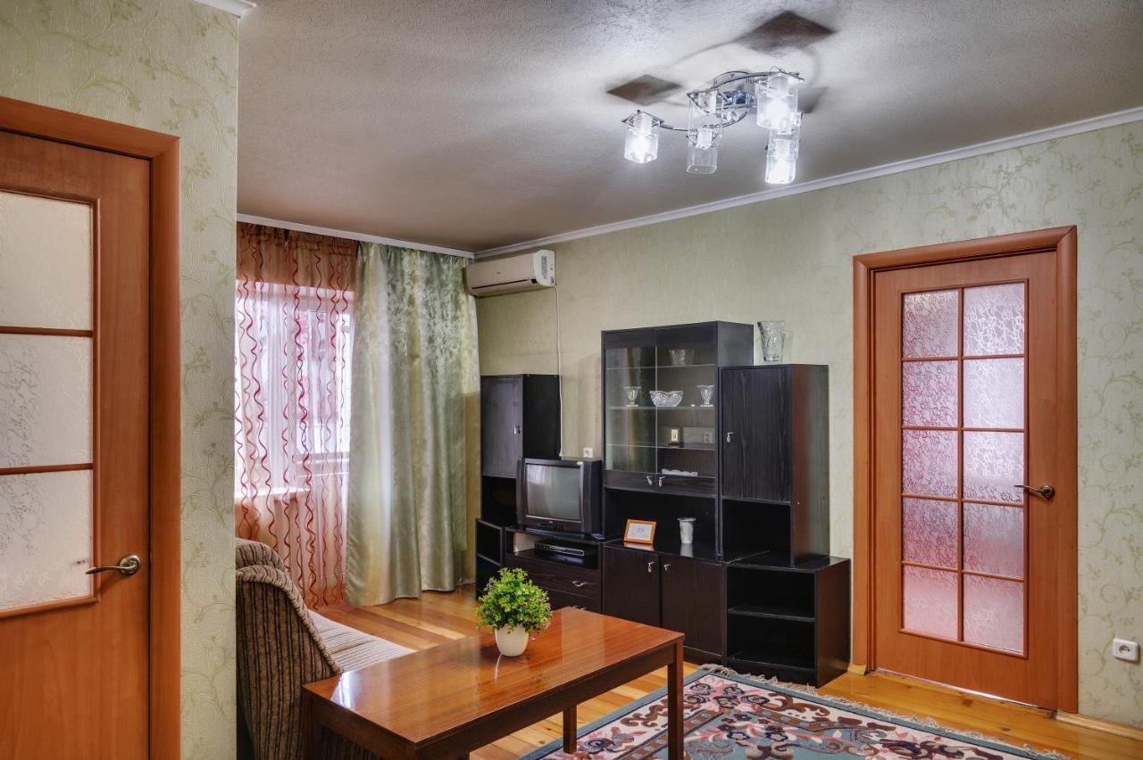Apartment - Sobornyi Prospect 93 Zaporizhia Esterno foto
