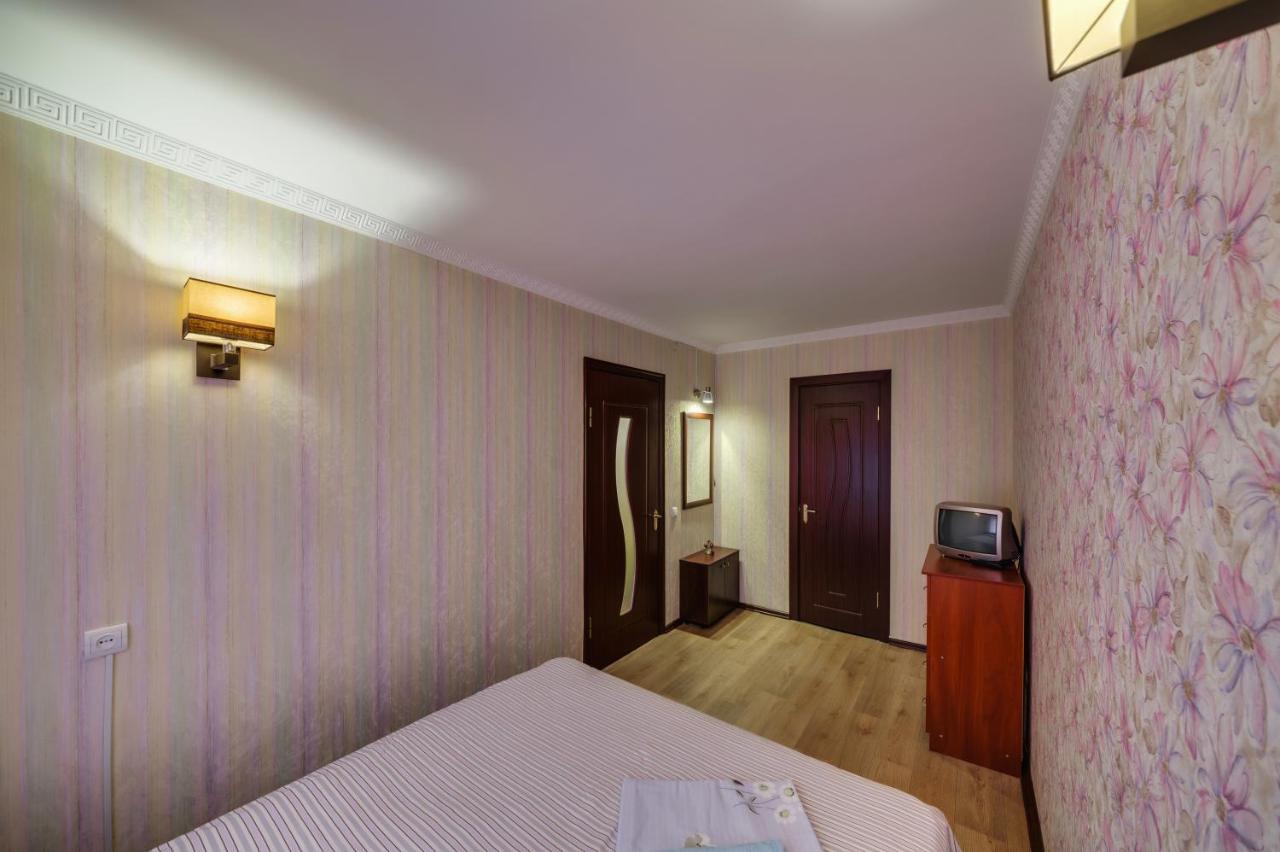 Apartment - Sobornyi Prospect 93 Zaporizhia Esterno foto